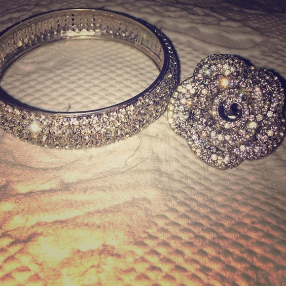 Silver sparkly bracelet & ring!