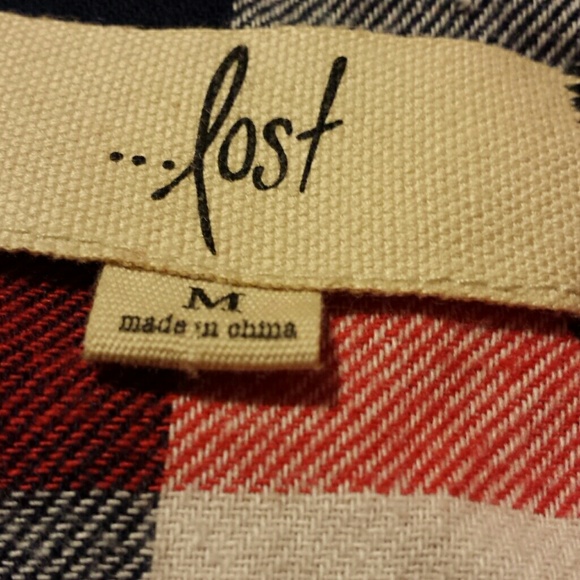 Lost red jacket - Picture 2 of 3