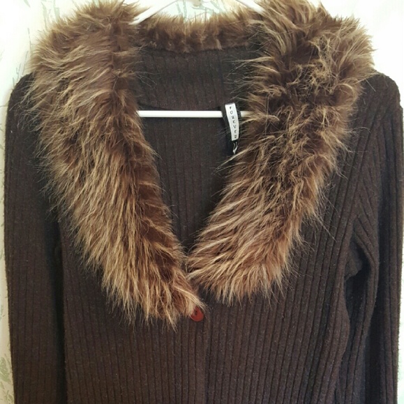 Sweater - Picture 1 of 4