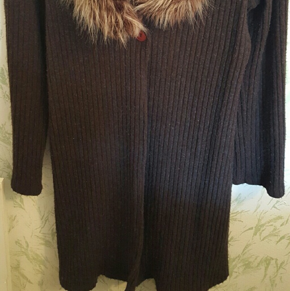 Sweater - Picture 2 of 4