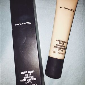 MAC Studio Sculpt Foundation