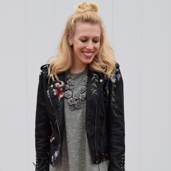 Meet your Posher, Taylor - Picture 7 of 7