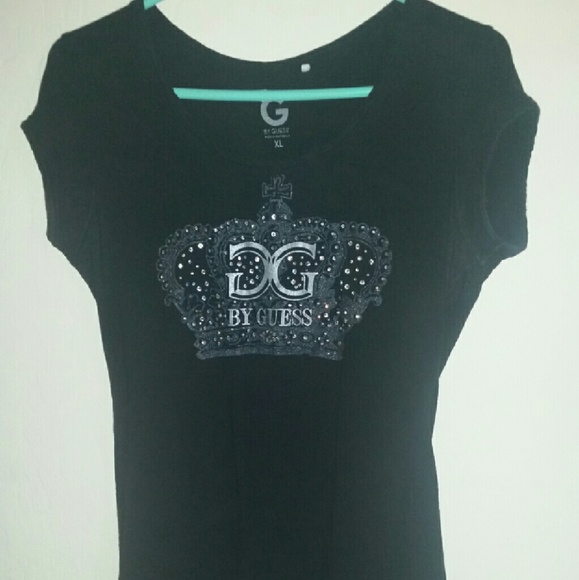 Guess black tee