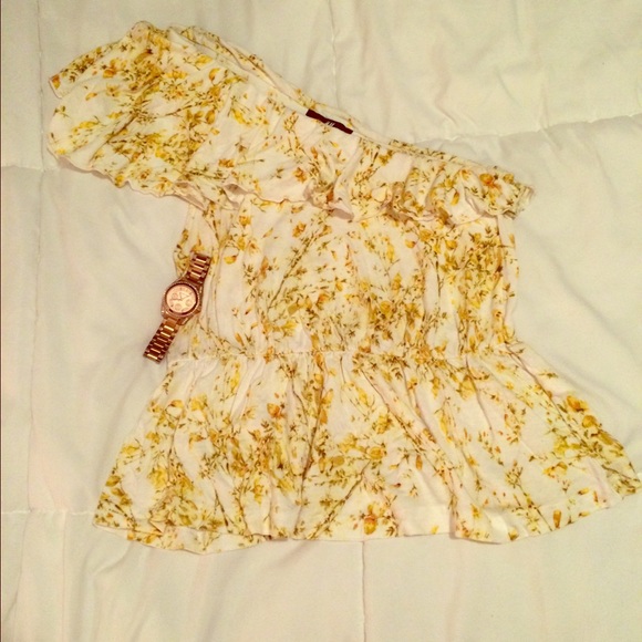 H&M summer off the shoulder top 🌻