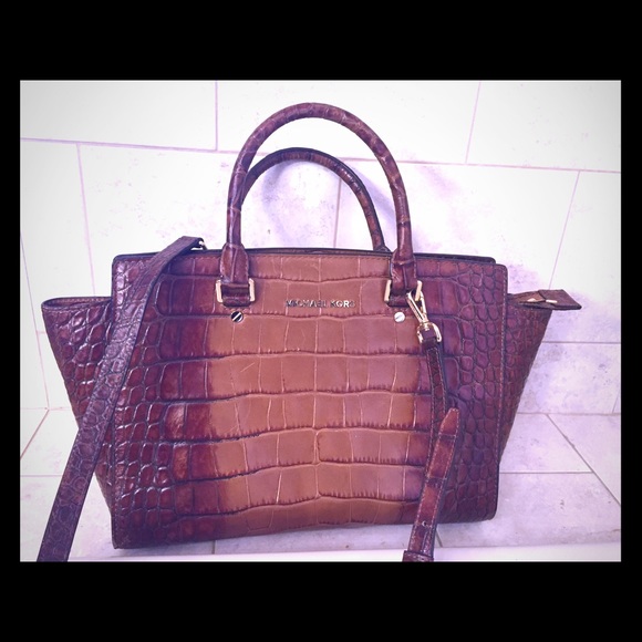 LOWERED!!! Michaels Kors Selma Brown Embossed bag - Picture 1 of 4
