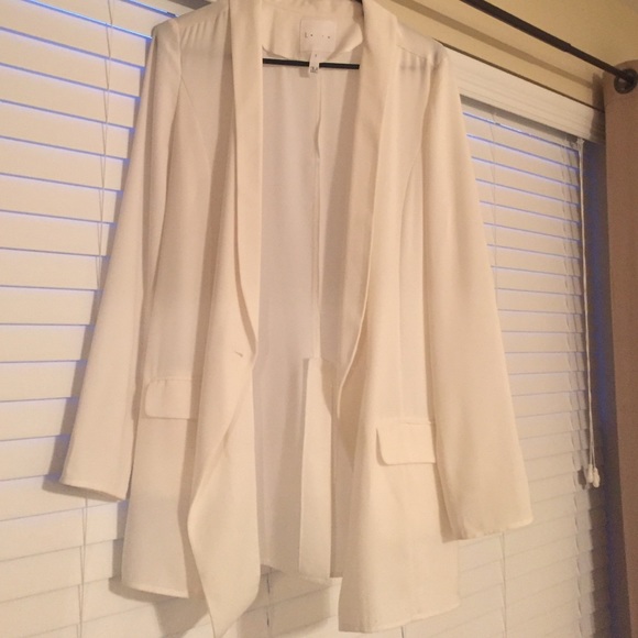 White boyfriend blazer