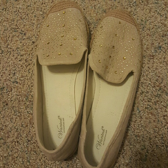 Super comfy light brown or beige moccasin