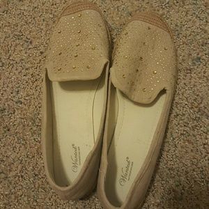 Super comfy light brown or beige moccasin