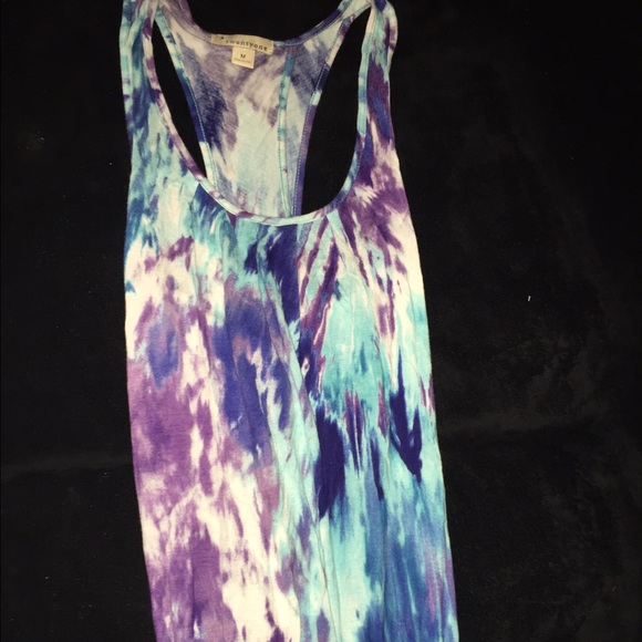 Twenty one medium top