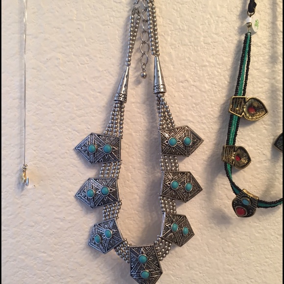 Host pick πΈTurquoise necklaceπΊ - Picture 3 of 3