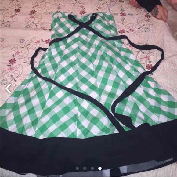 Cute Poofy Plaid Dress - Picture 3 of 3