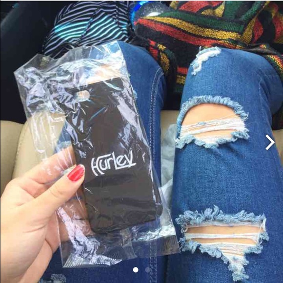 iPhone 5/5s Black Hurley Case - Picture 2 of 2