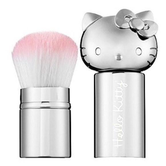 Easter Sale$20 HK Retractable Kabuki Brush Silver