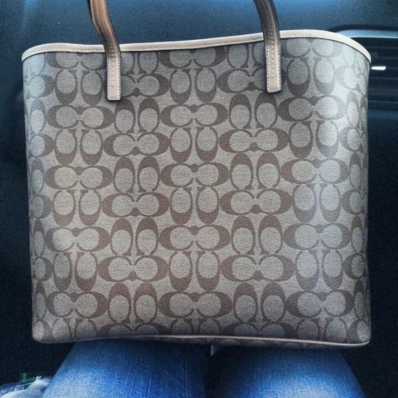 Coach Purse - Picture 4 of 4