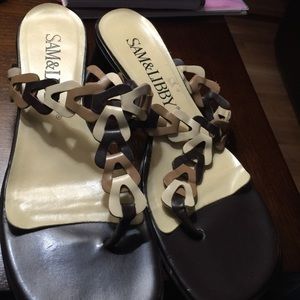 t strap sandals