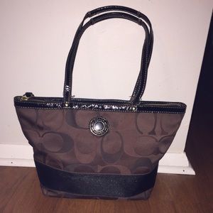 *READ DESCRIPTION* authentic coach signature bag