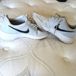 Silver and white roshe
