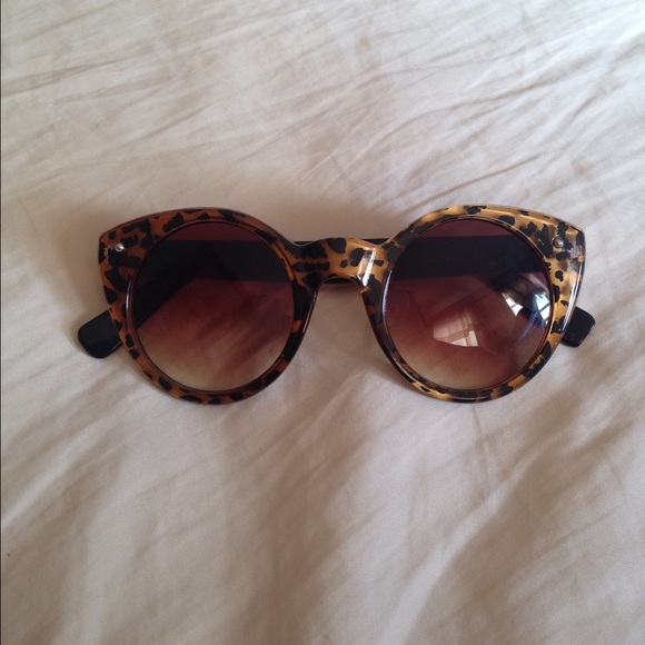 Leopard glasses