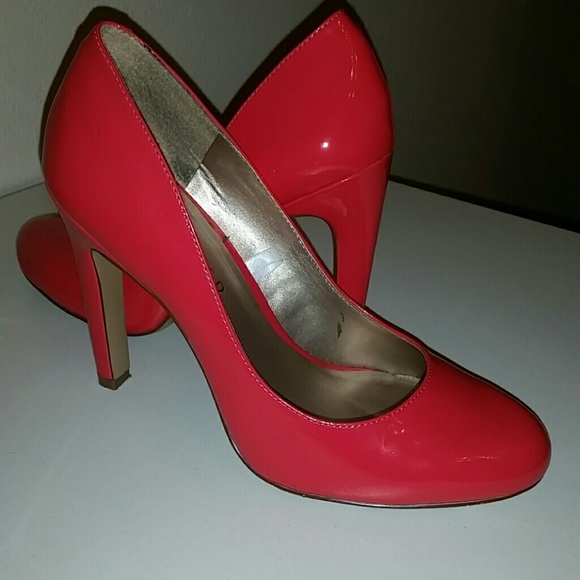 Pink, close-toed heels