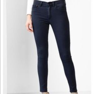 Gap 1969 high rise skinny jeans. Navy blue