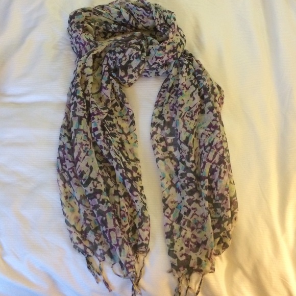 Patterned scarf