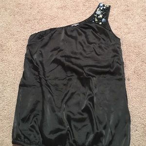 Black one shoulder tank