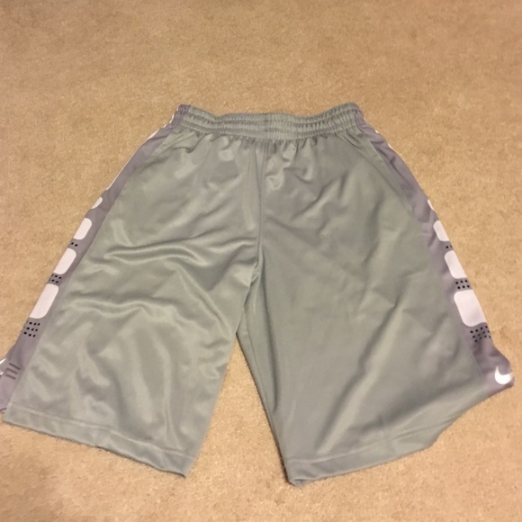 Men's medium Nike Hyper Elite shorts