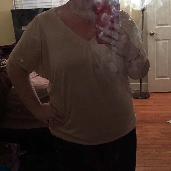 Tan Blouse ๐ - Picture 3 of 3