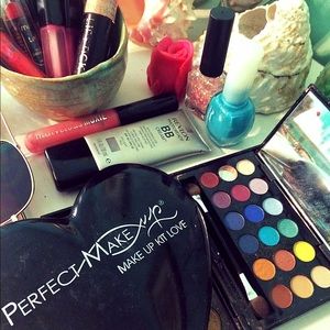 Gorgeous new or lightly used makeup, Please read!