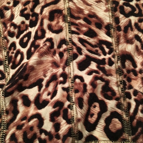 Cheetah Blouse 💕 - Picture 2 of 4