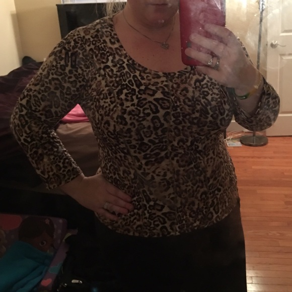 Cheetah Blouse 💕 - Picture 4 of 4