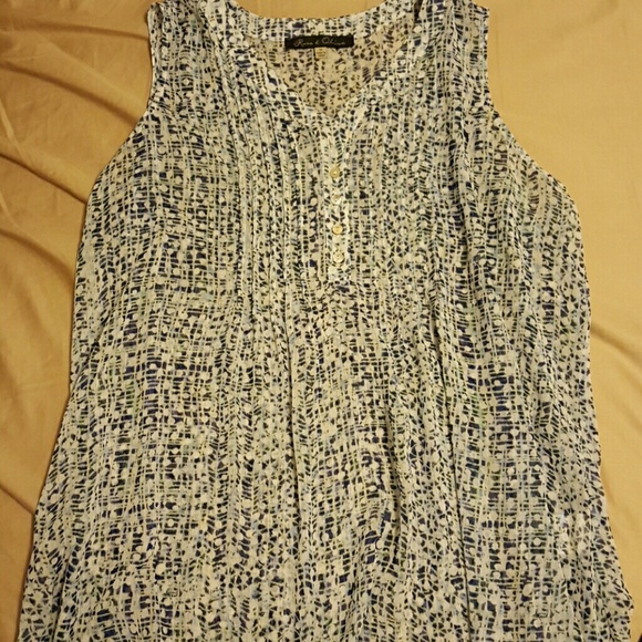 Sleeveless shirts