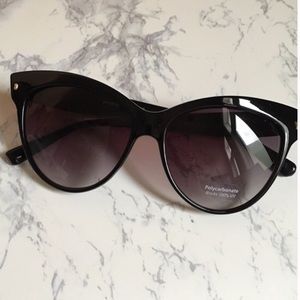 Slight Cat Eye Sunglasses