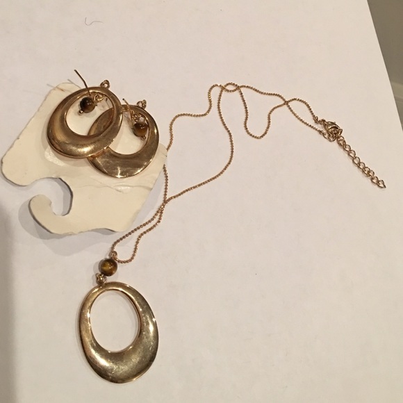 Necklace & earings set