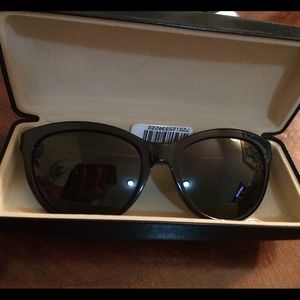 ❤️Sold Locally* 💯Authentic Tory Burch Sunglasses