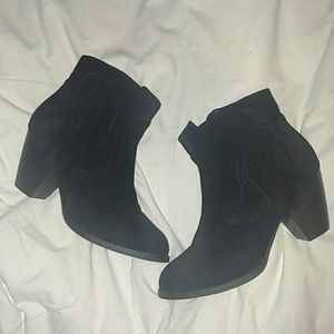 NWOT! Fringe heeled booties