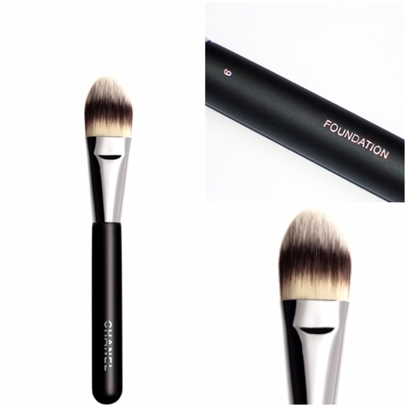 NWOT 🎉 AUTHENTIC CHANEL #9 Foundation Brush