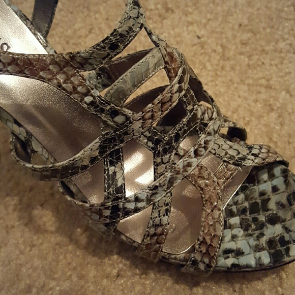 Guess "Polzina" Snake Print Sandals - Picture 3 of 4