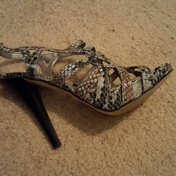 Guess "Polzina" Snake Print Sandals - Picture 4 of 4