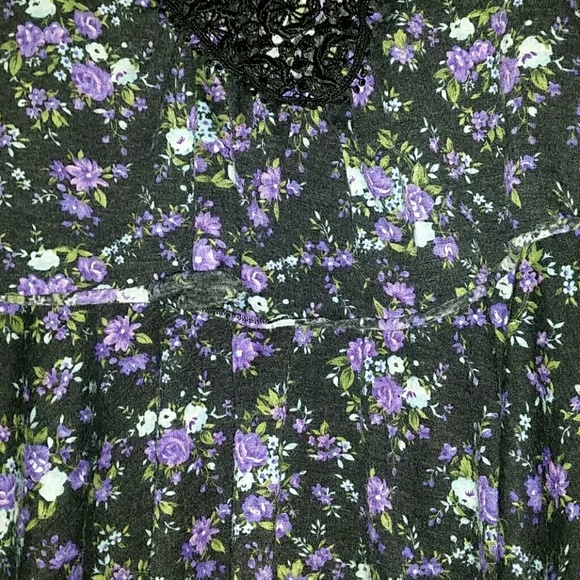 Julie's Closet Black and purple ruffle tank - Picture 2 of 4