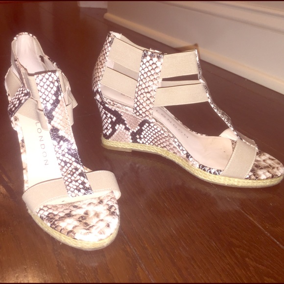 Sacha London beige snake wedges