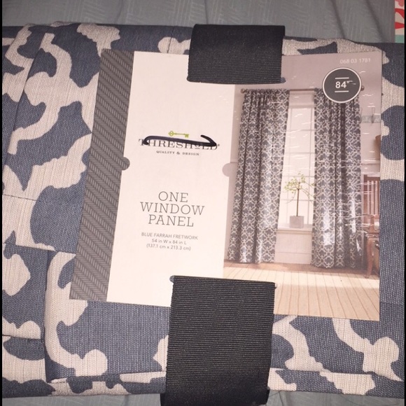 Threshold window curtain