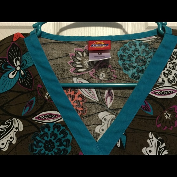 Scrub top - Picture 4 of 4