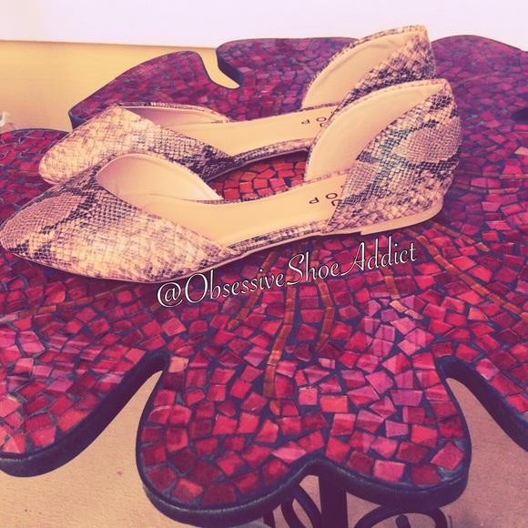 Natural Snake Flat - Picture 3 of 4