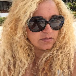 Meet your Posher, Mimi