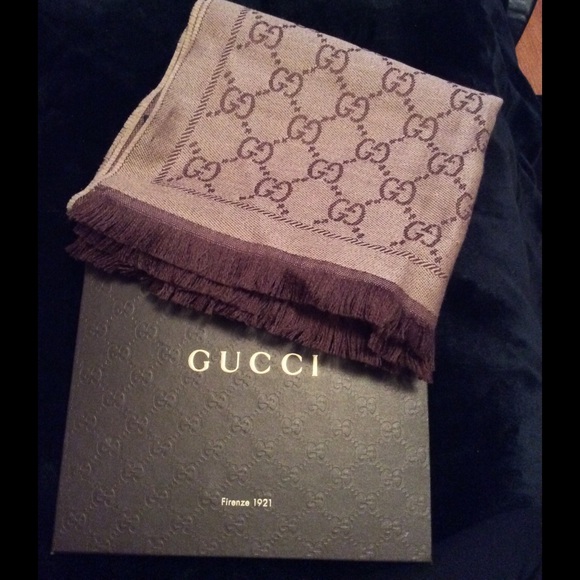 tan gucci scarf