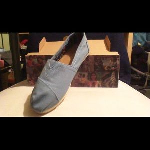 TOMS Classics Light Blue Size 7.5