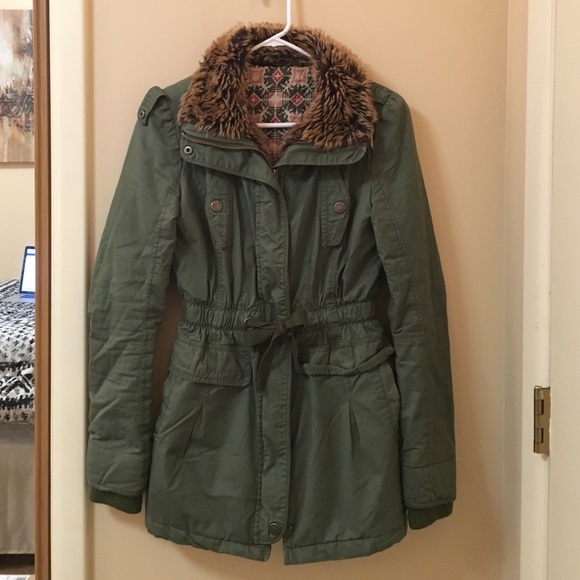 MUST GO! BSK Army Green Faux Fur Collared Coat