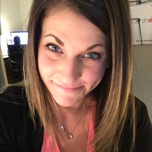 Meet your Posher, Alissa