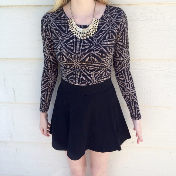 F21 Long Sleeved Crop Top Black and Gold / Tan - Picture 1 of 2